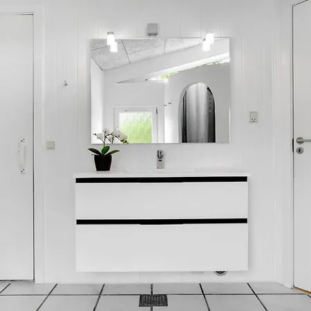 Stunning In With Kitchen