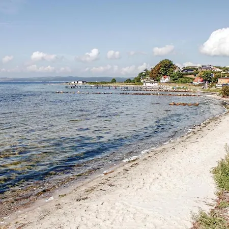 Vakantiehuis Stunning In With Kitchen *